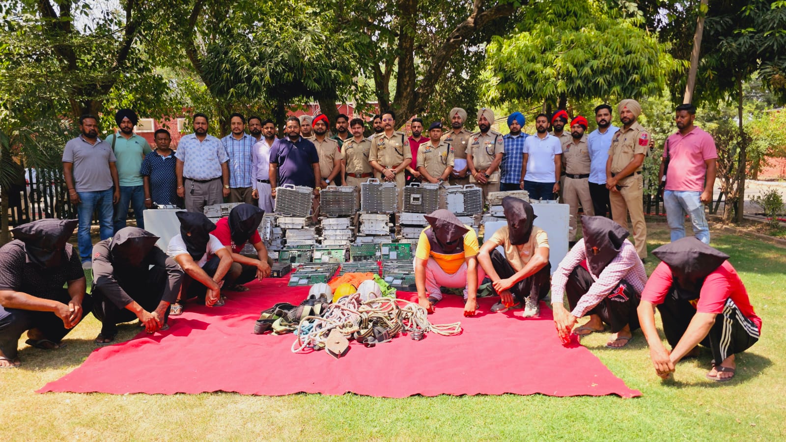 8 members of the gang who stole valuable equipment from mobile towers were arrested